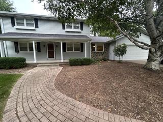 W330N5570 Linden CIRCLE E, Nashotah, WI 53058