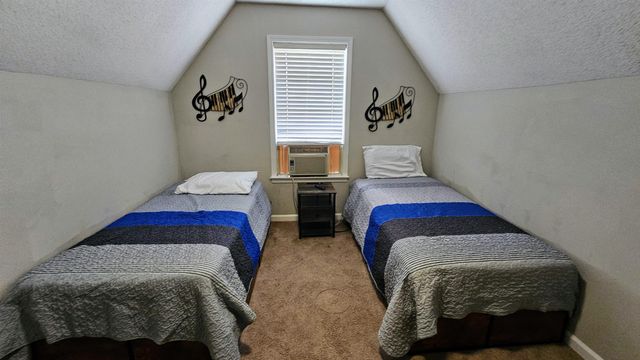 8677 S ASHLEY GLEN CIR, Memphis, TN 38018