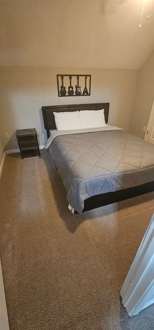 8677 S ASHLEY GLEN CIR, Memphis, TN 38018