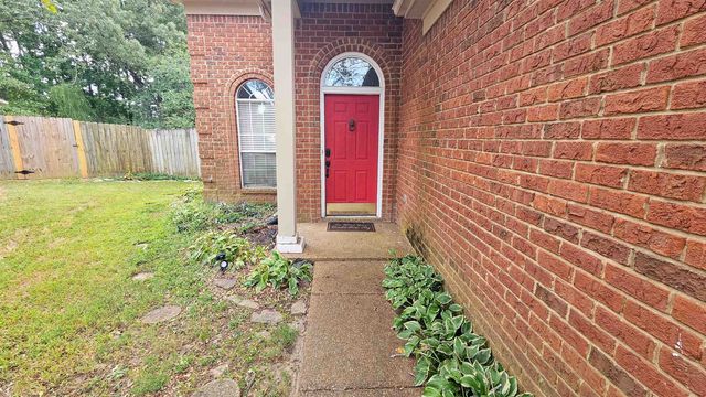 8677 S ASHLEY GLEN CIR, Memphis, TN 38018