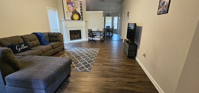 8677 S ASHLEY GLEN CIR, Memphis, TN 38018