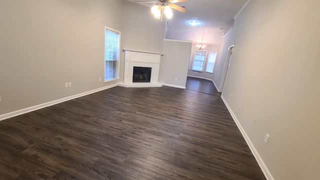 8677 S ASHLEY GLEN CIR, Memphis, TN 38018