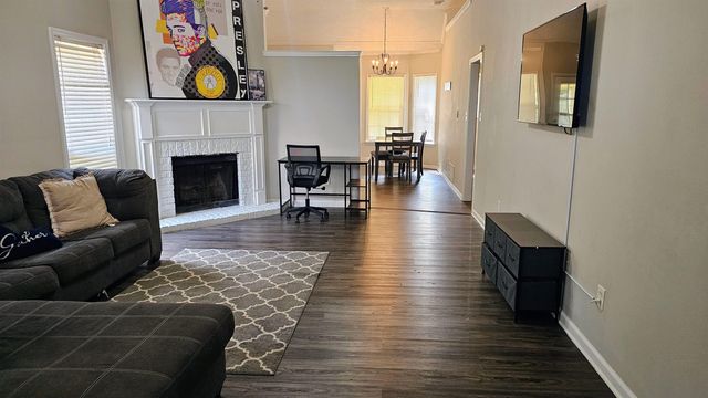 8677 S ASHLEY GLEN CIR, Memphis, TN 38018