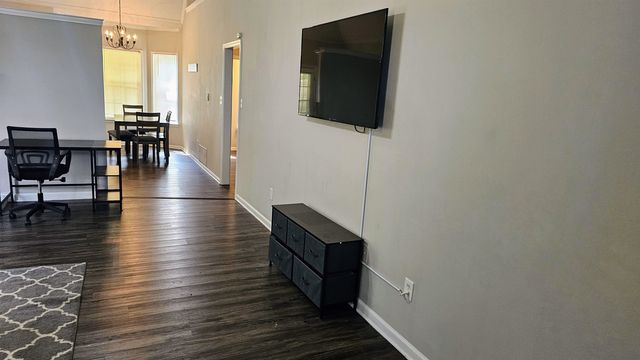 8677 S ASHLEY GLEN CIR, Memphis, TN 38018