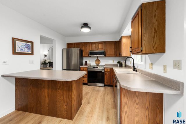 6216 W 61st St Street, Sioux Falls, SD 57106