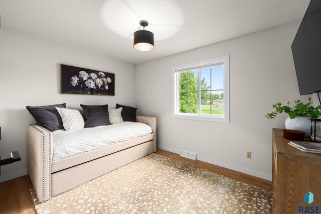6216 W 61st St Street, Sioux Falls, SD 57106