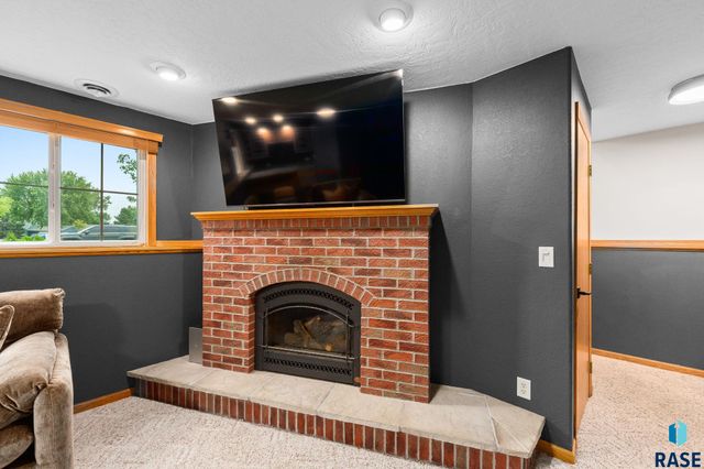 6216 W 61st St Street, Sioux Falls, SD 57106