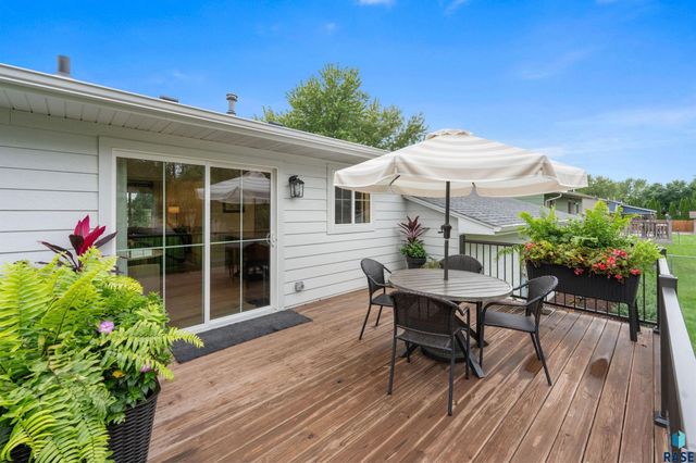 6216 W 61st St Street, Sioux Falls, SD 57106