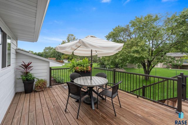 6216 W 61st St Street, Sioux Falls, SD 57106