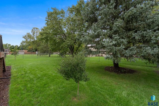 6216 W 61st St Street, Sioux Falls, SD 57106