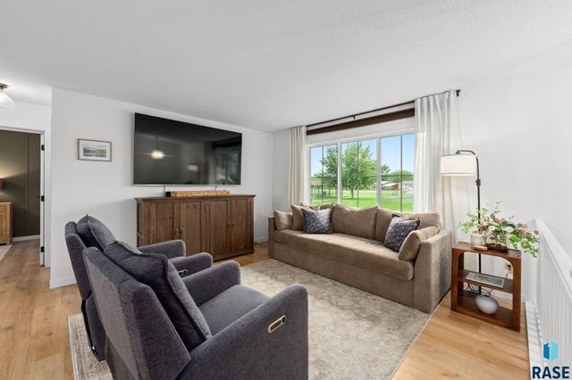6216 W 61st St Street, Sioux Falls, SD 57106