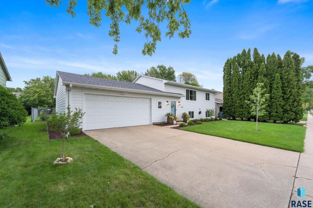 6216 W 61st St Street, Sioux Falls, SD 57106