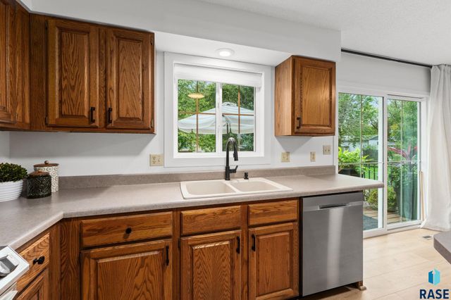6216 W 61st St Street, Sioux Falls, SD 57106
