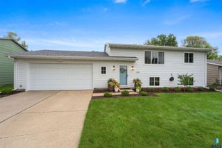 6216 W 61st St Street, Sioux Falls, SD 57106