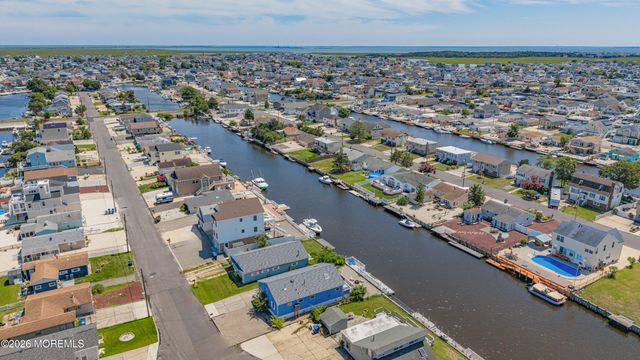 33 W Mullica Road, Little Egg Harbor, NJ 08087