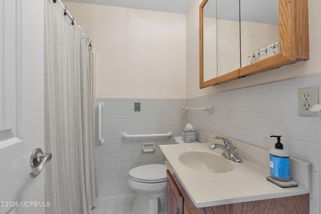 33 W Mullica Road, Little Egg Harbor, NJ 08087