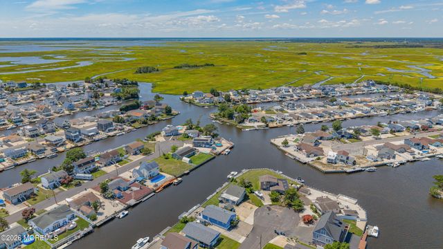 33 W Mullica Road, Little Egg Harbor, NJ 08087