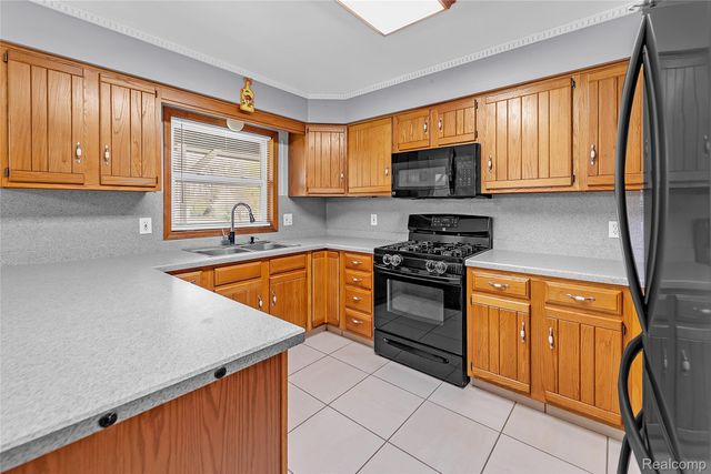 1081 S Gale Road, Davison Township, MI 48423