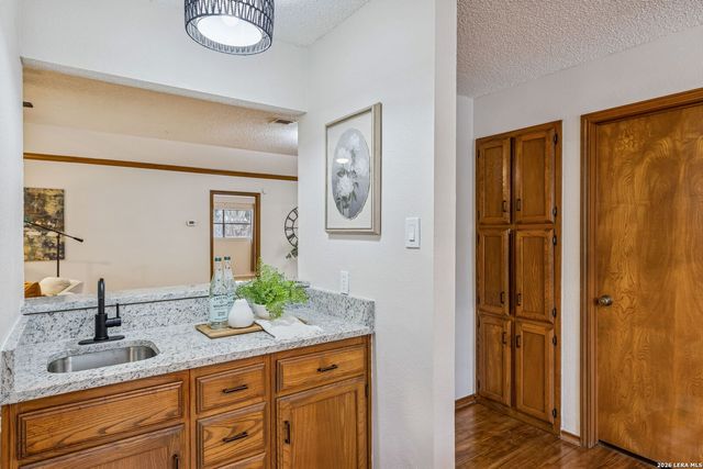 17123 Turkey Point, San Antonio, TX 78232