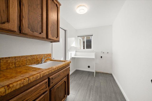 3608 Mountain View Dr, Rocklin, CA 95677