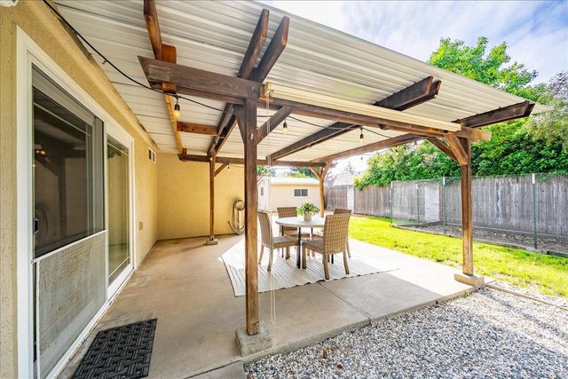 3608 Mountain View Dr, Rocklin, CA 95677