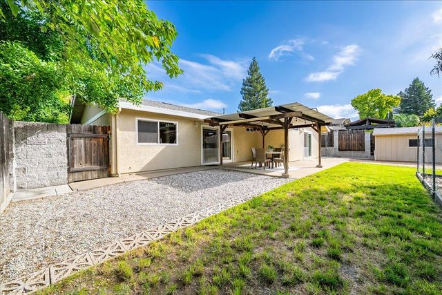 3608 Mountain View Dr, Rocklin, CA 95677