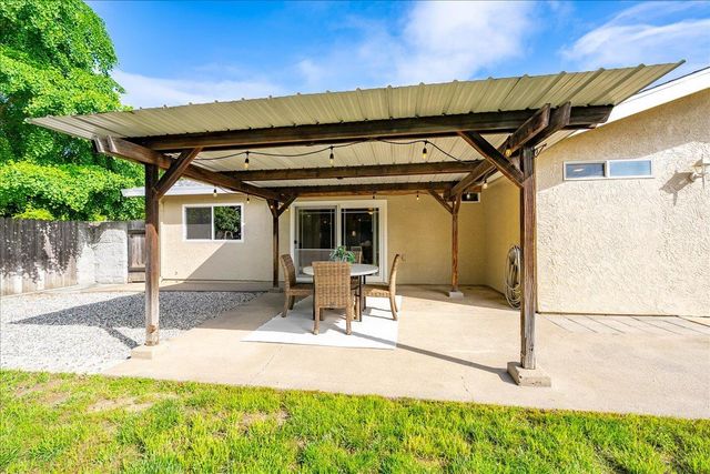 3608 Mountain View Dr, Rocklin, CA 95677