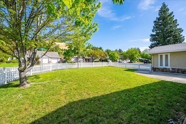 3608 Mountain View Dr, Rocklin, CA 95677
