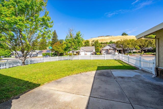 3608 Mountain View Dr, Rocklin, CA 95677