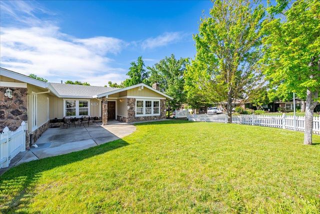 3608 Mountain View Dr, Rocklin, CA 95677