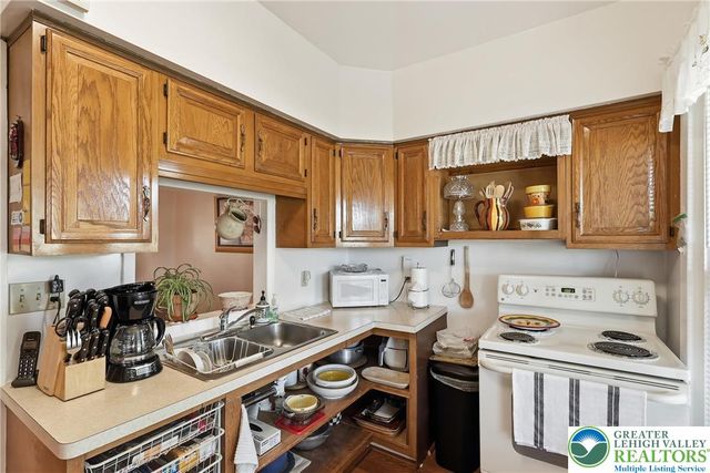 738 S 8th st, Allentown City, PA 18103
