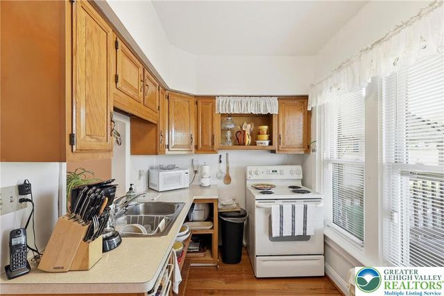 738 S 8th st, Allentown City, PA 18103