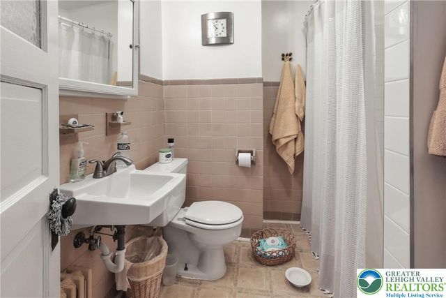 738 S 8th st, Allentown City, PA 18103