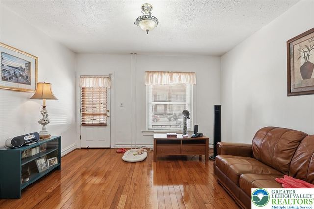 738 S 8th st, Allentown City, PA 18103
