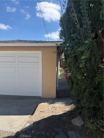 24261 Los Codona, Torrance, CA 90505