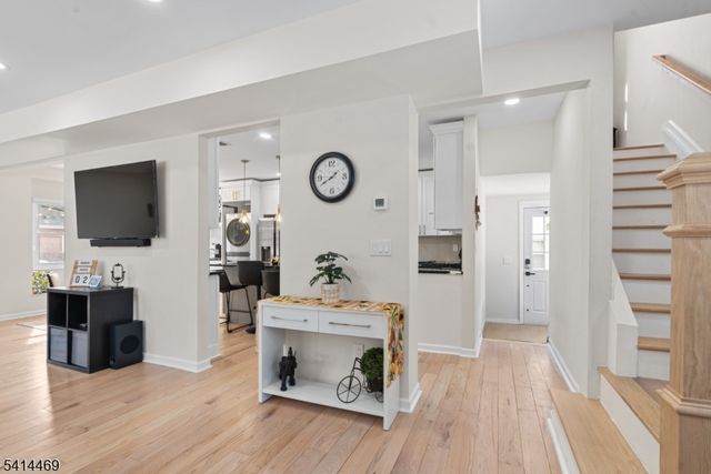 266 Elm Ave, Teaneck Twp., NJ 07666