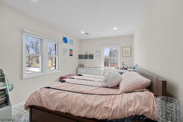 266 Elm Ave, Teaneck Twp., NJ 07666