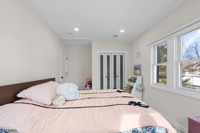 266 Elm Ave, Teaneck Twp., NJ 07666