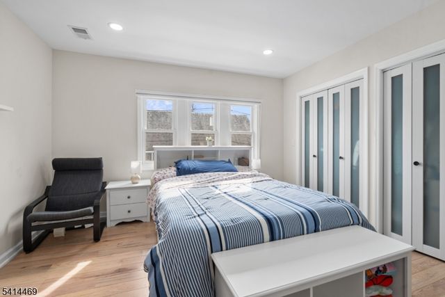 266 Elm Ave, Teaneck Twp., NJ 07666