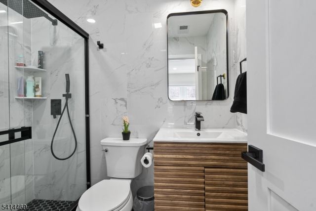 266 Elm Ave, Teaneck Twp., NJ 07666