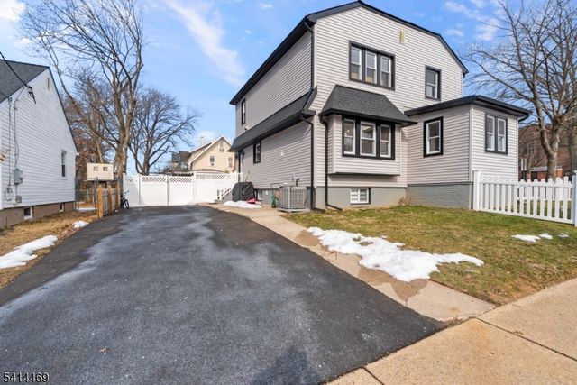 266 Elm Ave, Teaneck Twp., NJ 07666