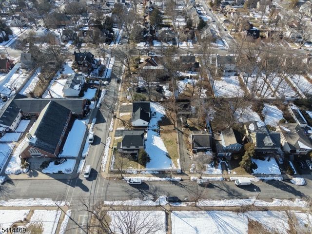 266 Elm Ave, Teaneck Twp., NJ 07666