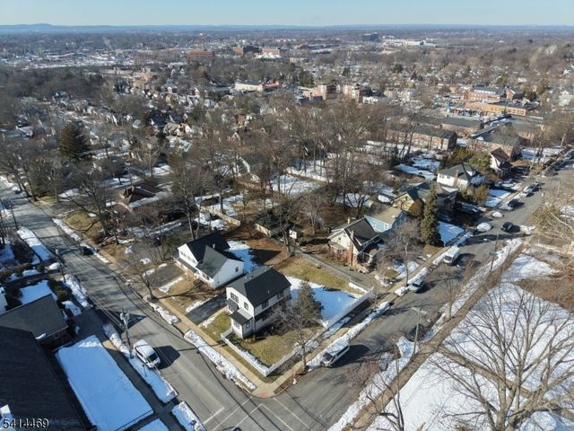 266 Elm Ave, Teaneck Twp., NJ 07666