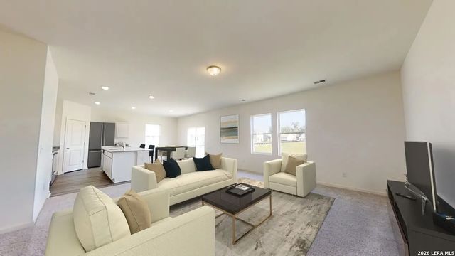 125 Dionicio Loop, Seguin, TX 78155