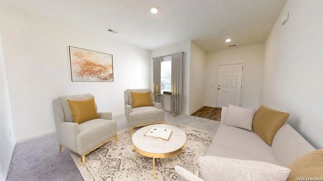 125 Dionicio Loop, Seguin, TX 78155