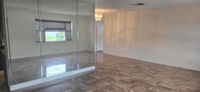 1605 SW 14th Avenue, Boynton Beach, FL 33426