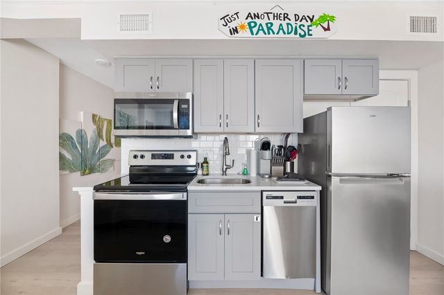 800 Sandcastle Dr 228, Port Aransas, TX 78373