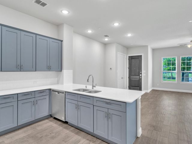 1455 Perrin Lane, Farmers Branch, TX 75234