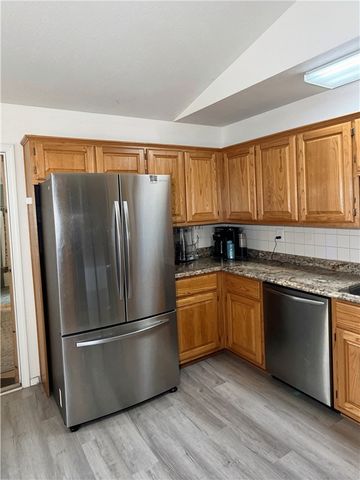 402 SE El Paso Street, Gravette, AR 72736