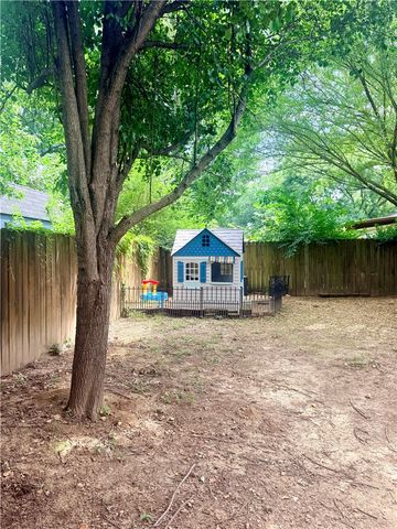 402 SE El Paso Street, Gravette, AR 72736